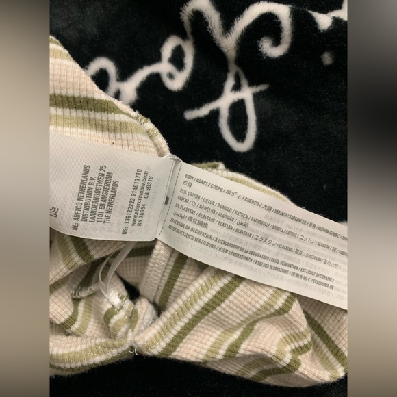 Soft A&F Rib Off-The-Shoulder Cropped Tank - Picture 6 of 6